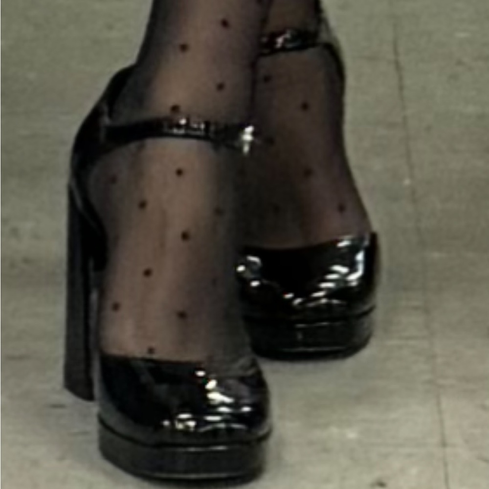 Black shoes with platform good condition